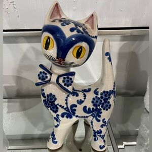 Vintage Italian blue and white cat